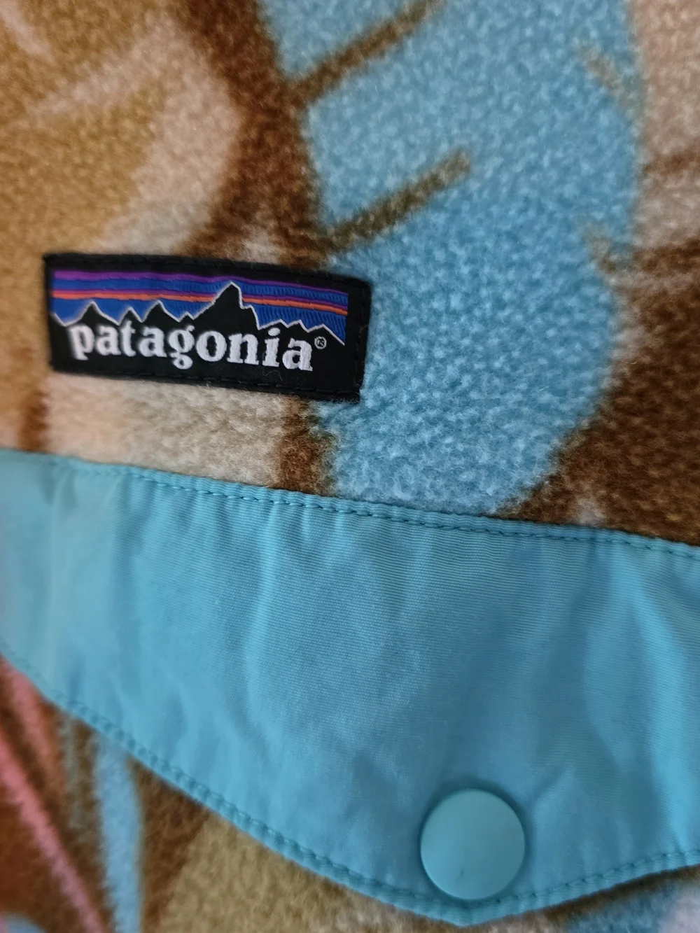 Patagonia Synchilla Fleece in Turquoise, Pink & Brown - Picture 3 of 5